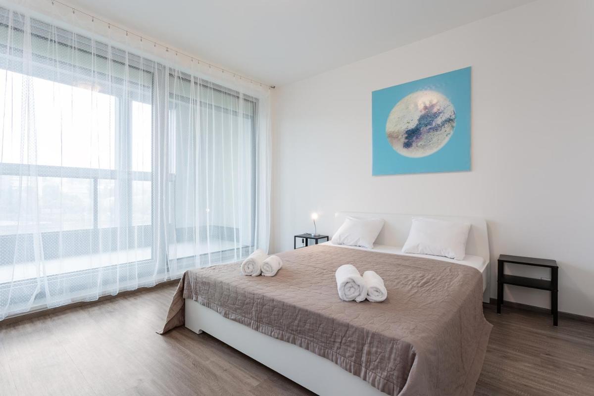 Yellow Apartment With Parking Prag Exterior foto