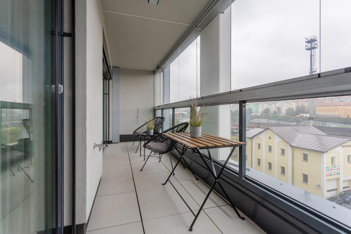 Yellow Apartment With Parking Prag Exterior foto