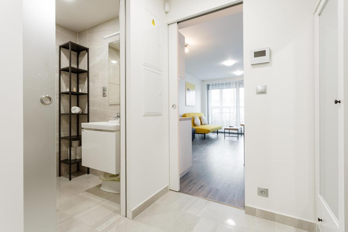 Yellow Apartment With Parking Prag Exterior foto
